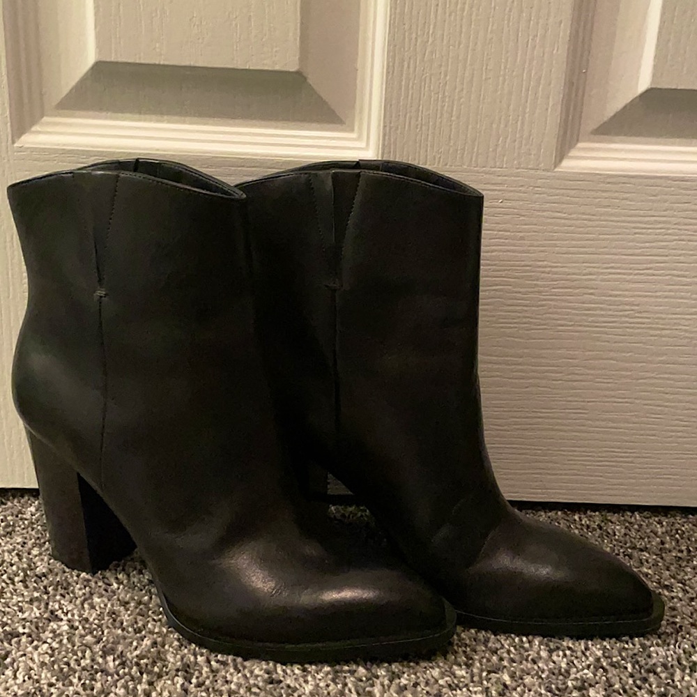 VINCE. Boots